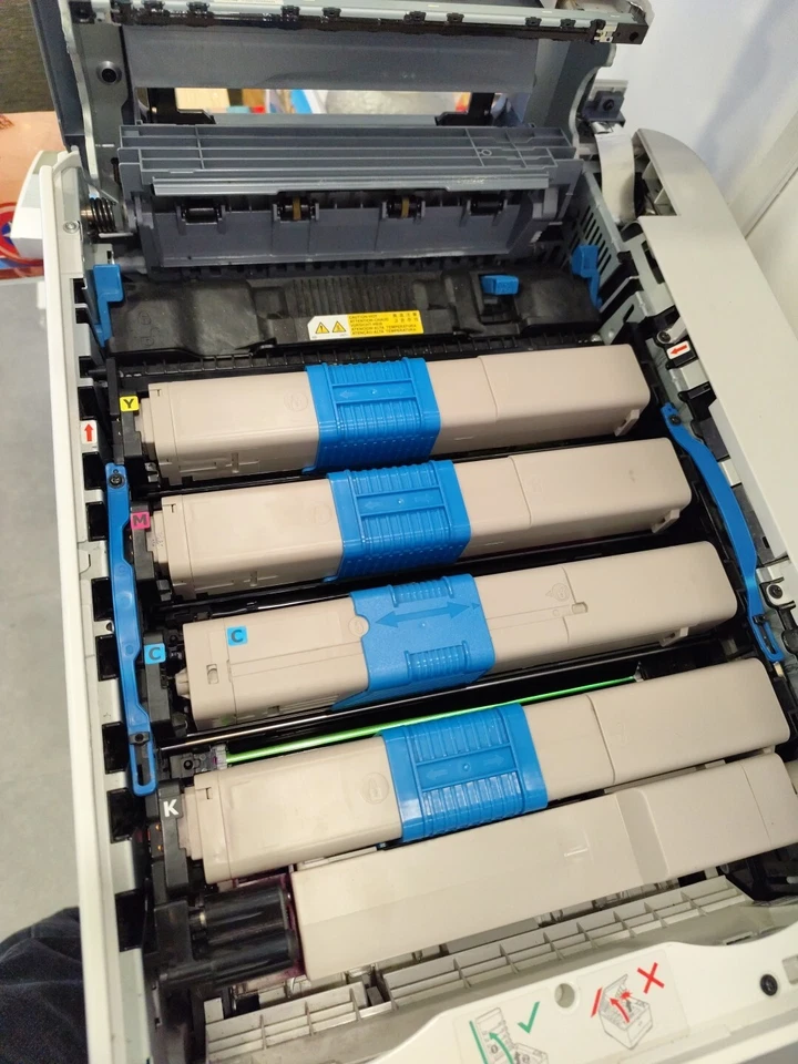 Oki C531dn Stampante Laser A Colori - Immagine 3 di 4