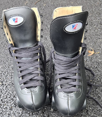 Riedell 111 BR Black Indoor Quad Roller Skates Boots w/ 4 Wheels Size 7