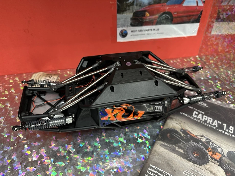 Axial Capra Fox Orange Cage Chassis w/ Body/Interior/ Shocks Links  1/10 Crawler - Image 2 of 4