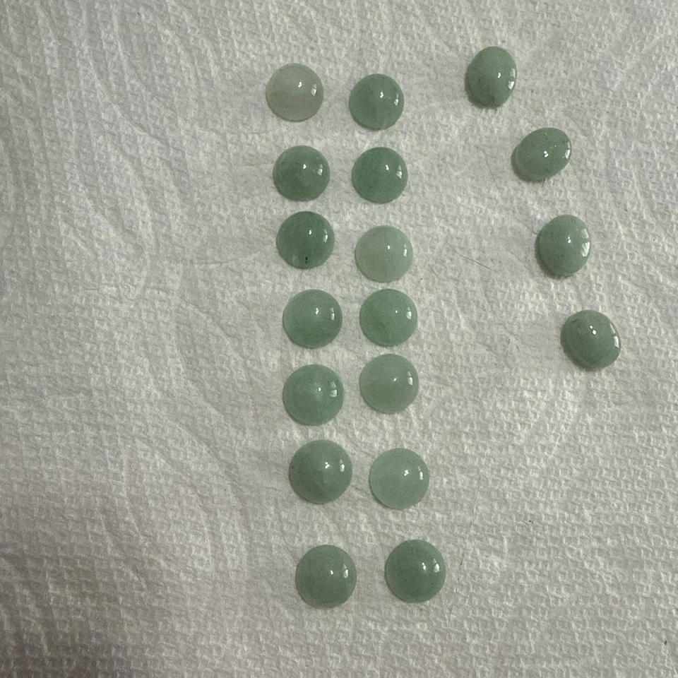 Lote de 18 piezas piedras sueltas ovaladas y redondas de jade verde natural. Foto 3 de 4