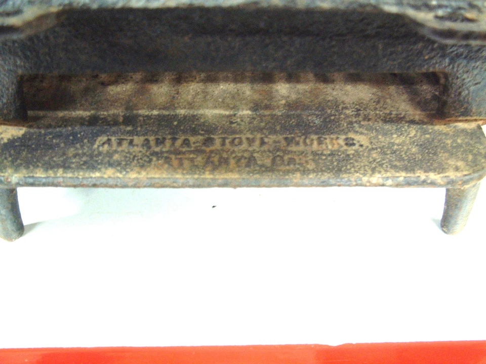 Vintage Atlanta Stove Works Sportsman Cast Iron Hibachi Grill BBQ 19 in X 11 X 9 - Image 4 of 4