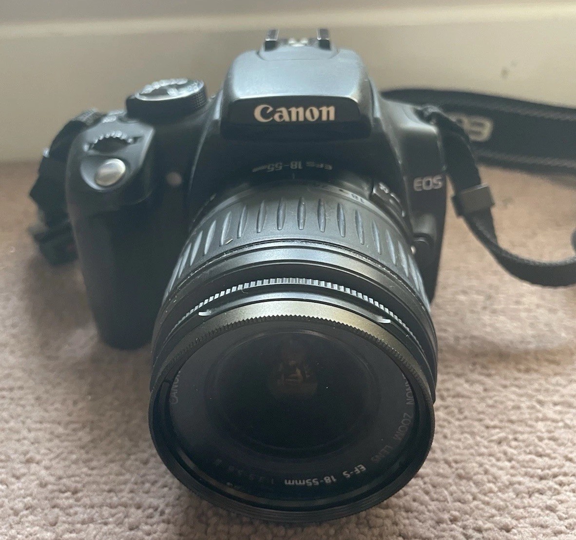 A Canon EOS 350D Digital SLR Camera - Black - Untested