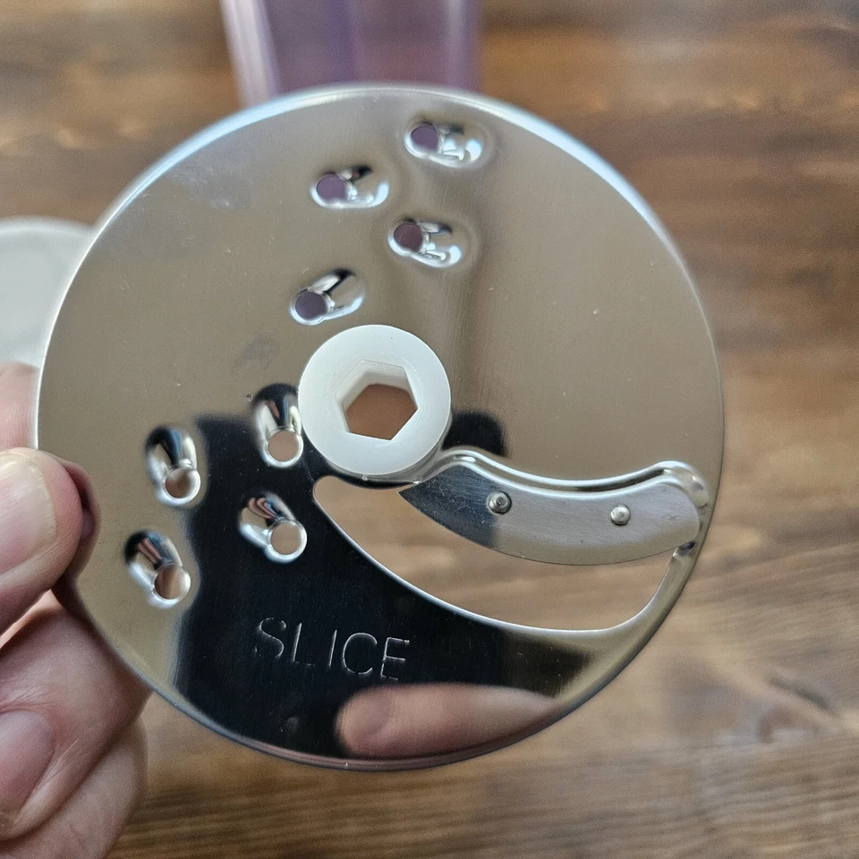 MAGIC CHEF MINI FOOD PROCESSOR  Replacement Slicing Disc Chute Pusher Disc Hold - Image 2 of 4