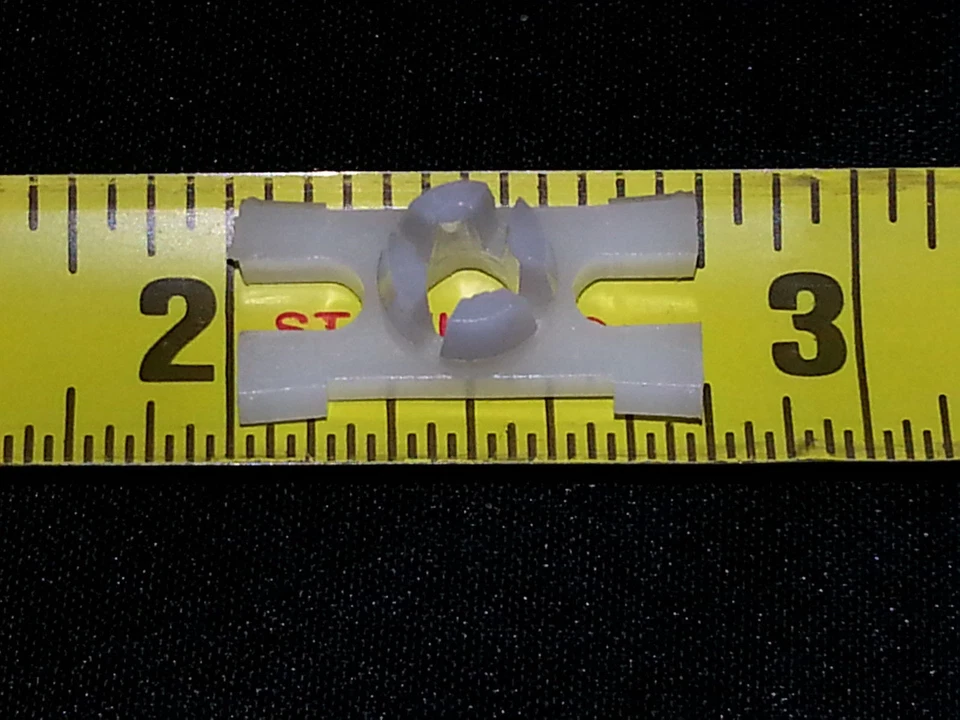 NOS Audi Fox 4000 5000 cinto moldura lateral moldagem rebite acabamento clipes 10 peças B - Imagem 4 de 4