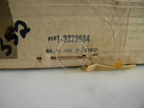 1963-1967 Corvette GM 3829884 Coupe Door Main Coupe Weatherstrip Right Hand - Picture 2 of 3