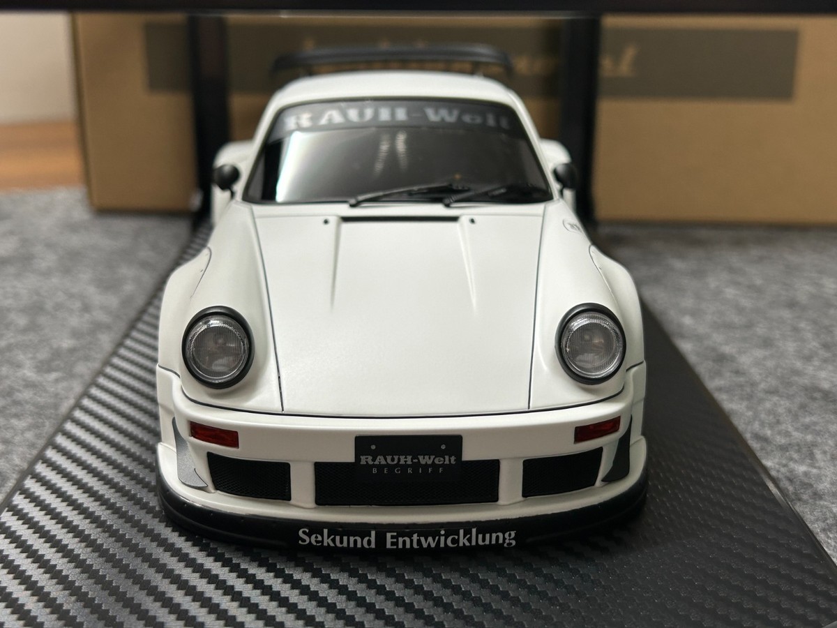 Ignition Model 1:18 Porsche RWB 930 -- Matte White -- IG3696