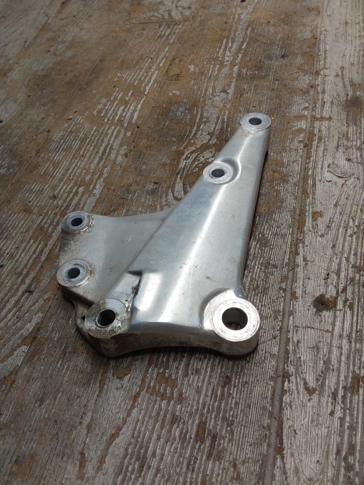 1978 78 77-81 Honda CB400T Hawk 400 правая сторона опора кронштейн крепление - Изображение 3 из 4