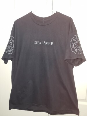 patterned t shirt