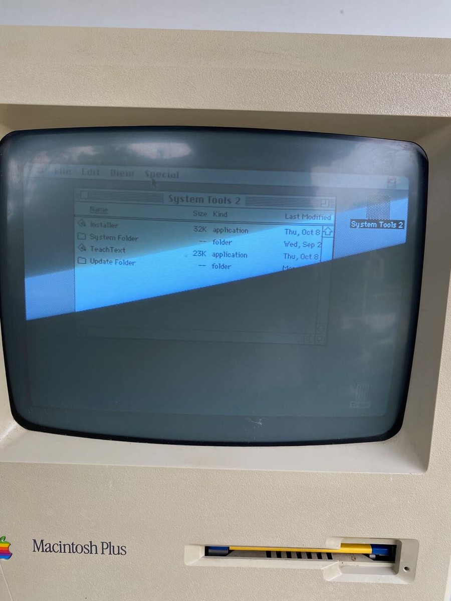Apple Macintosh Plus 1MB Computer & Keyboard No Mouse. Parts
