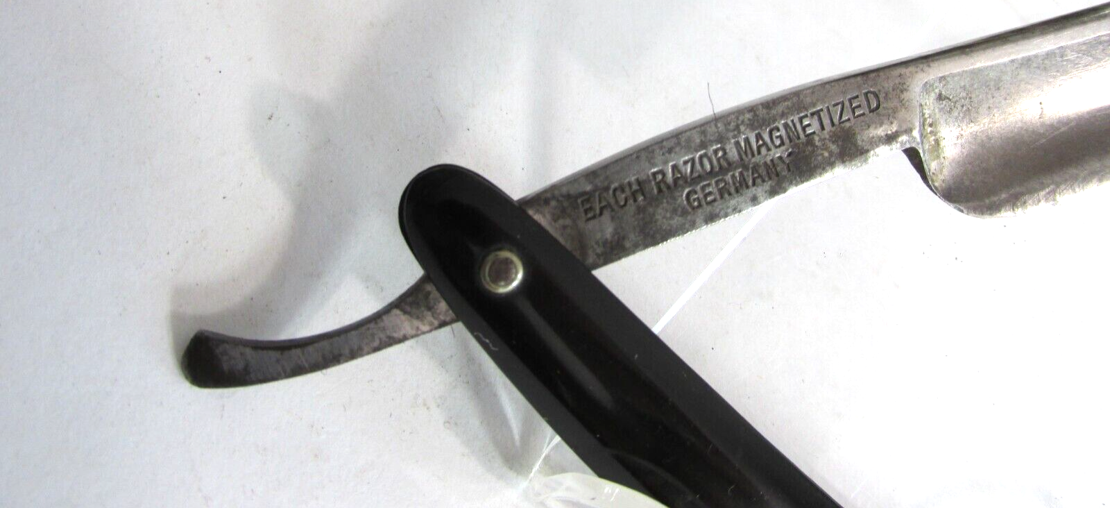 Vintage YANKEE CUTLERY CO LION BRAND Straight Razor & Box, BACH Barber