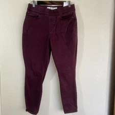 Signature by Levi Strauss & Co. Gold Label Womens Totally Shaping Pull-on Skinny