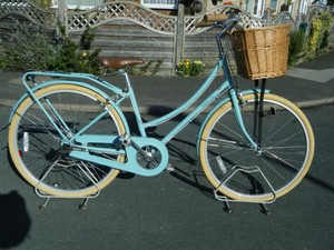 ladies sit up and beg bike