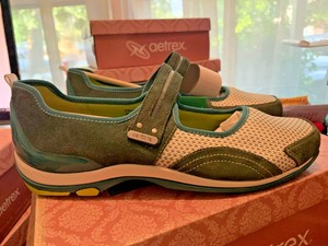 aetrex mary jane shoes