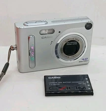 Casio EXILIM Z4U 4.0MP Digital Camera - Silver