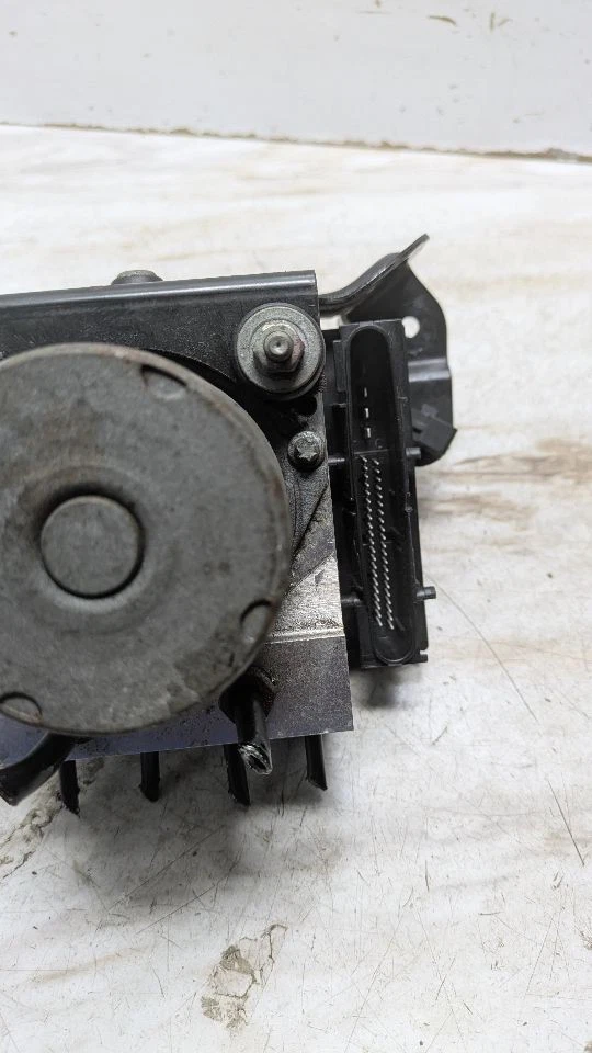 Used ABS Modulator fits: 2008 Acura Rdx Modulator Assembly vehicle stability ass - Image 2 of 4