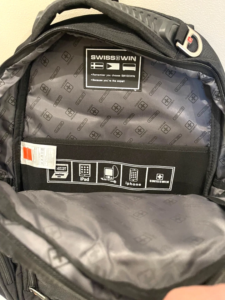 SwissGear 1900 ScanSmart 17” Laptop Backpack – Black – Excellent Condition - image 4 of 4
