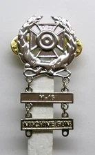 U.S. Army Qualification Expert Badge with M-16 & Machine Gun Bars Shiny Brite