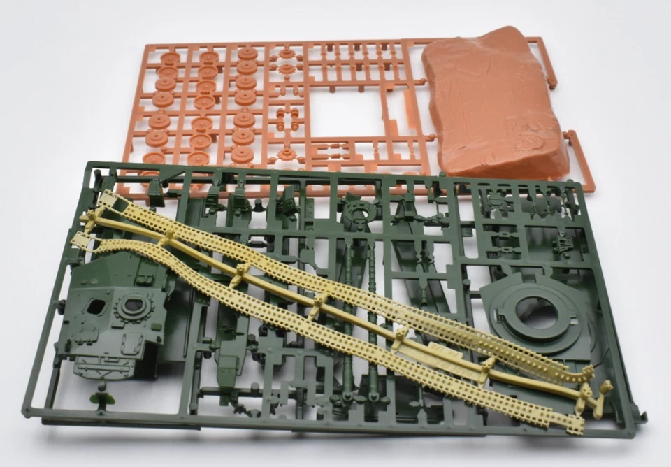 Matchbox 1:76 Panzer Challenger MBT main battle tank. Plastic model kit. 40178 - Image 4 of 4