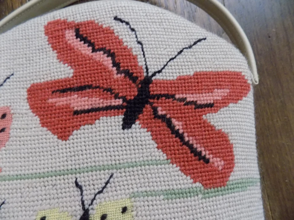 Bolsa tote bordada vintage feita à mão Crewel BORBOLETAS com pés em excelente estado usado - Imagem 2 de 4