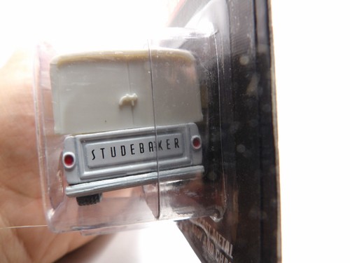 WHITE LIGHTNING 1960'S STUDEBAKER CHAMP JOHNNY LIGHTNING TRUCKIN' AMERICA 1:64 - Picture 3 of 5