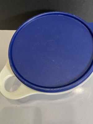 Boîte de conservation Tupperware 1.8L (D'occasion) à Chenens pour CHF 6