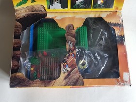 LEGO 6082 Fire Breathing Fortress Dragon Knights Castle incl box & instructions