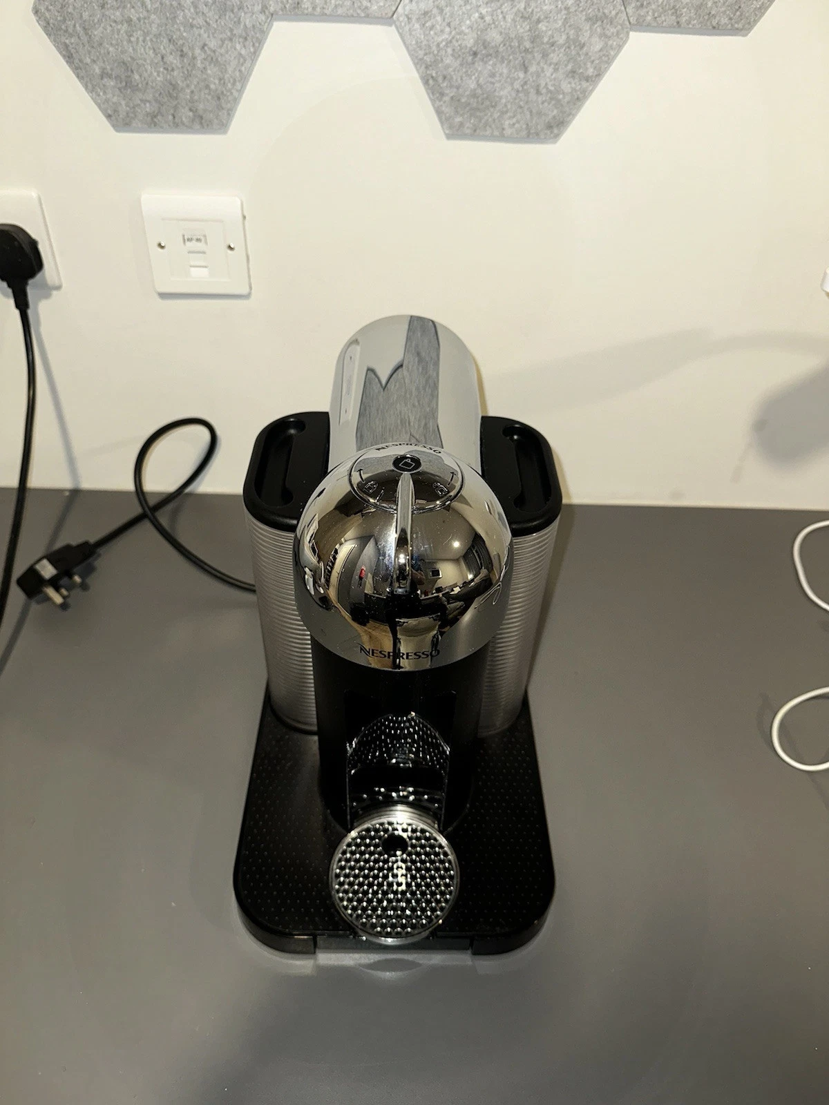 Vertuo Evoluo Coffee Machine Chrome