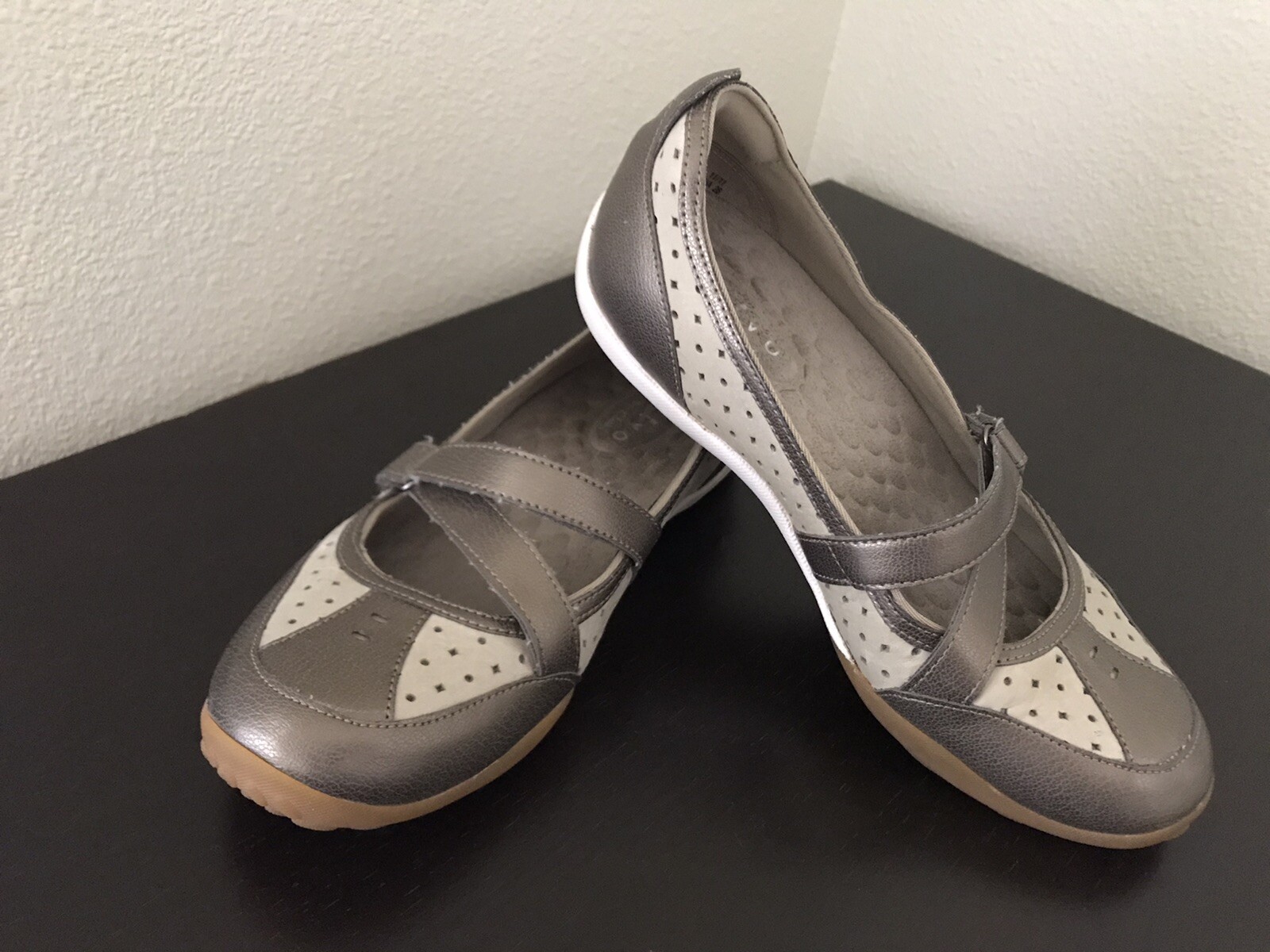 clarks privo flats