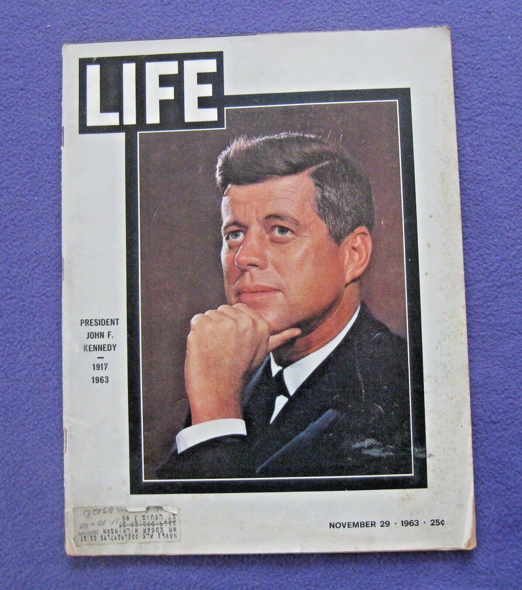 洋書ハードカバー LIFE Kennedy レアシングルレコード付き Rare John F. Kennedy Life Magazine November 29th 1963 Memorial