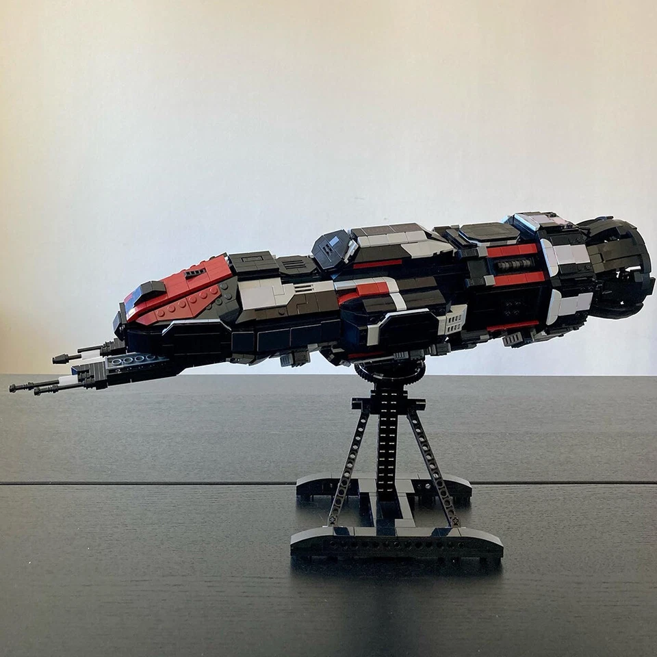 MOC: Rocinante S4 / Roci / MCRN Corvette-class Frigate 1853 Parts with Stand - Image 2 of 4