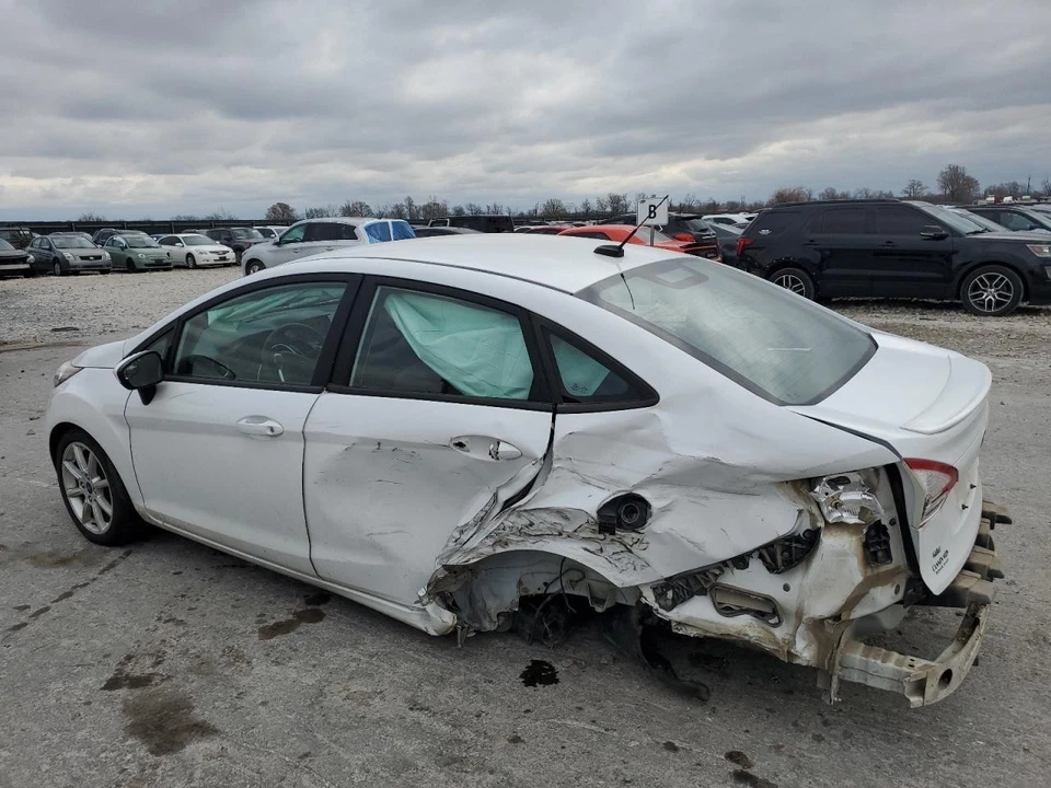 Used Rear Spoiler fits: 2019 Ford Fiesta 4 Dr Sdn Rear Grade A Foto 3 de 4