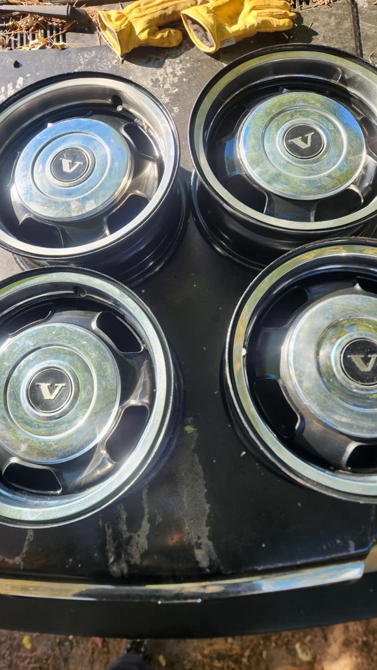 Volvo 240 Metal Cromo 2 Piezas Tapa Central Buje de Rueda 14" Borde Anillos de Belleza Foto 2 de 4