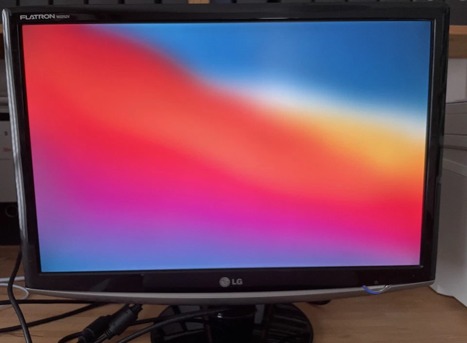 LG Flatron W2252V – PF 55.87 cm (22") TFT-Monitor - Bild 4 von 4