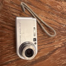 Sony Cybershot DSC-P200 7.2mp Digital Camera 3x Optical Zeiss Lens