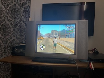 Sharp Aquos Liquid Crystal 20'' TV Retro Gaming LCD Model LC-20B2UA With Remote