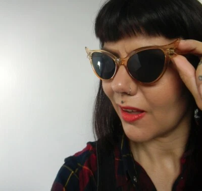 Gafas De Sol Solar Mariposa Puntiagudas Ocre Beige Pinup Retro Original - Imagen 1 de 4