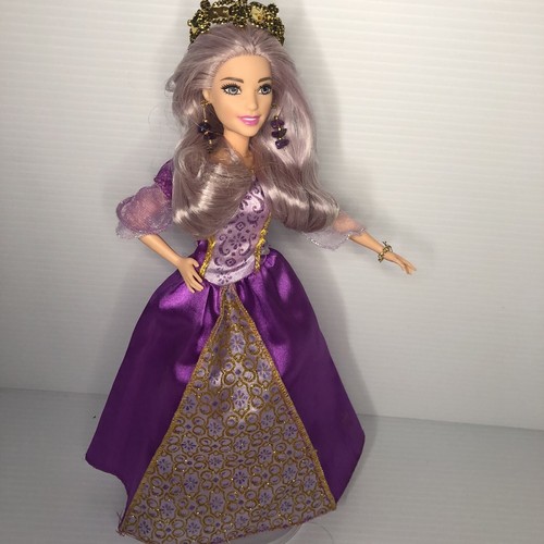 Pendientes y corona de princesa de cabello púrpura 57 Barbie Fashionistas - Imagen 2 de 9