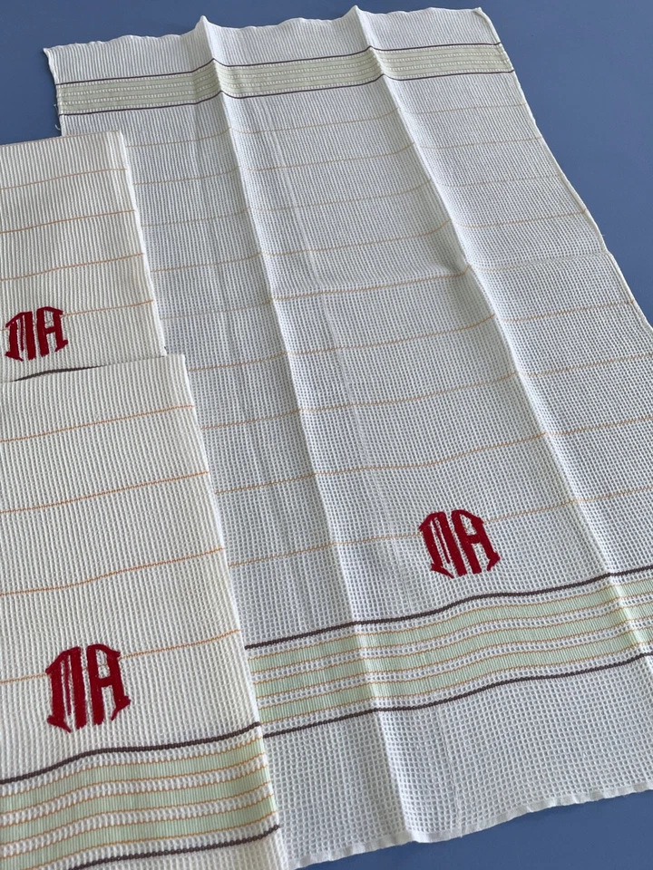 Trois Serviettes de toilette Nid d'abeille Eponge Visage Invités Ref-2143 - Photo 2/2