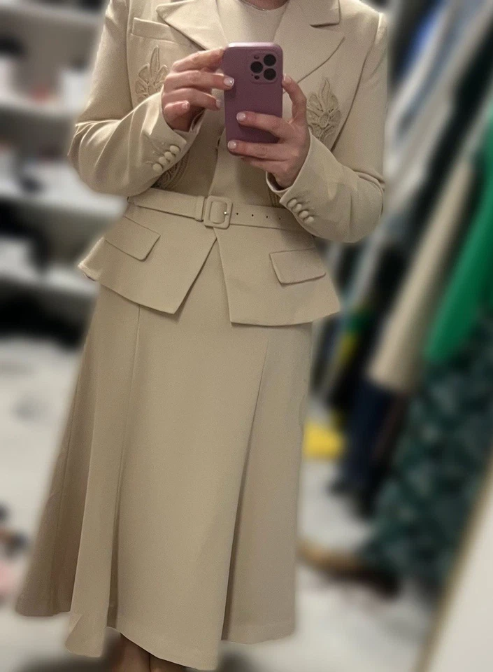 Vestido MIDI autorretrato crema a medida crepé detalle encaje Foto 3 de 4