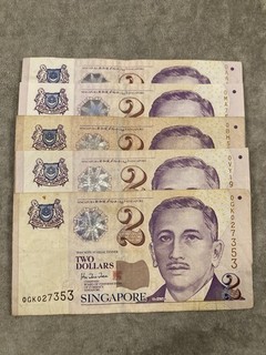 X5 SINGAPOREAN DOLLAR BANKNOTES (62)