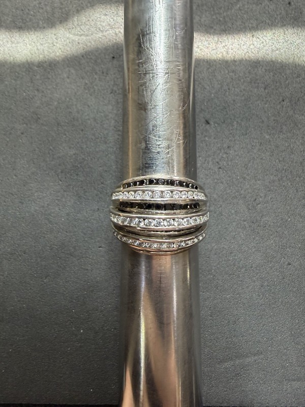 8.9g Sterling Silver 925 Black & Clear CZ Ring Size 9 Jewelry Lot W