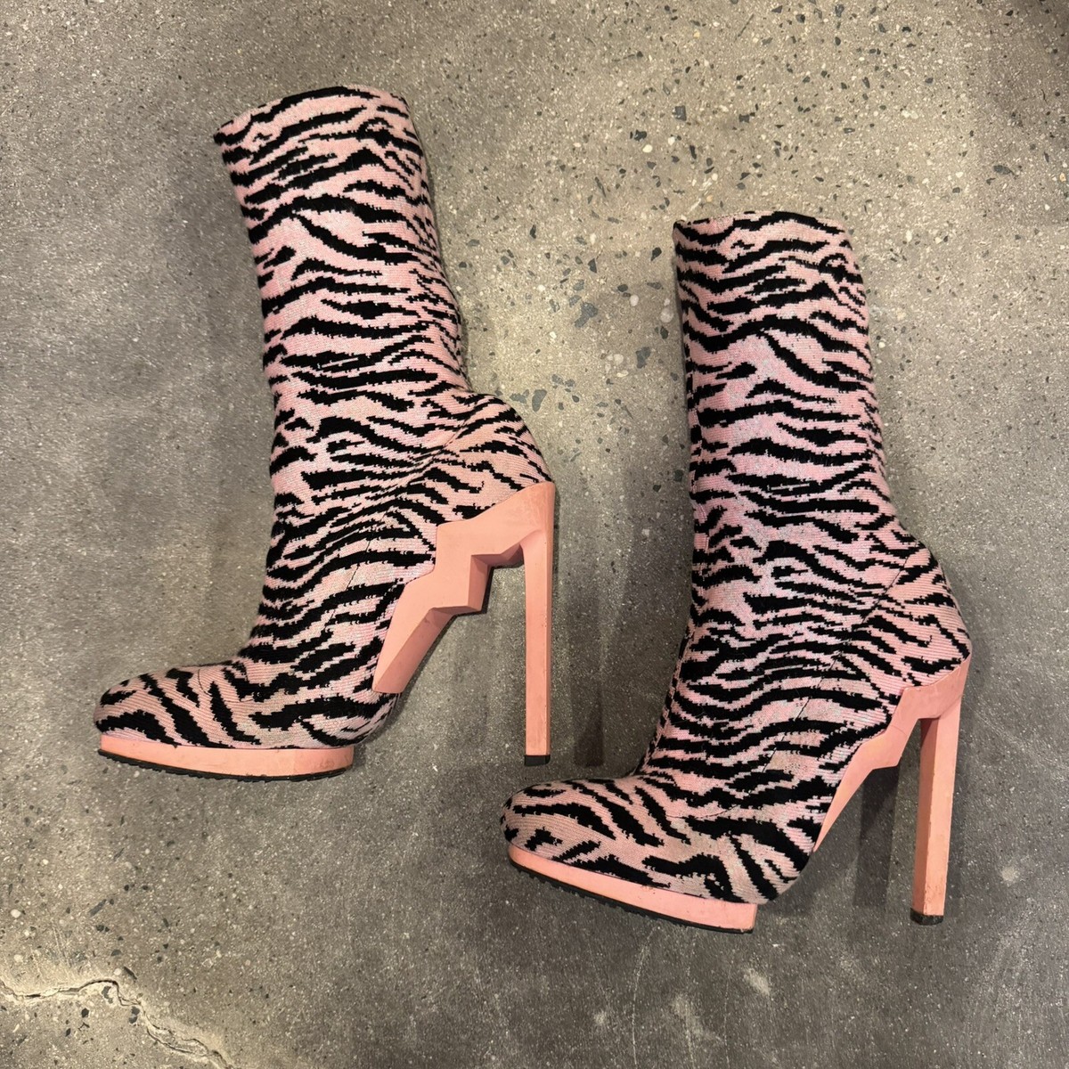 leopard✖︎zebra pink Safari Style♡アクセ♡ Leopard Zebra Fuxia back 70's Sneakers – ishopfleurish