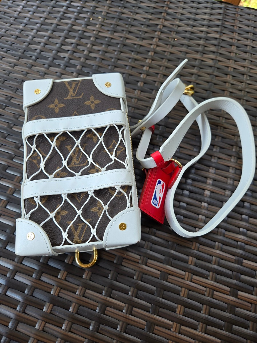 コラボ◆送料込♪【Louis Vuitton x NBA】Soft Trunk Phone Box Louis Vuitton X NBA Monogram Soft Trunk Phone Box Pochette