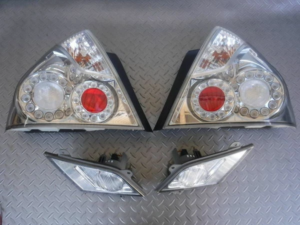 Juego de luces traseras originales Nissan Fuga Y50 Infiniti M35 M45 JDM Foto 2 de 4