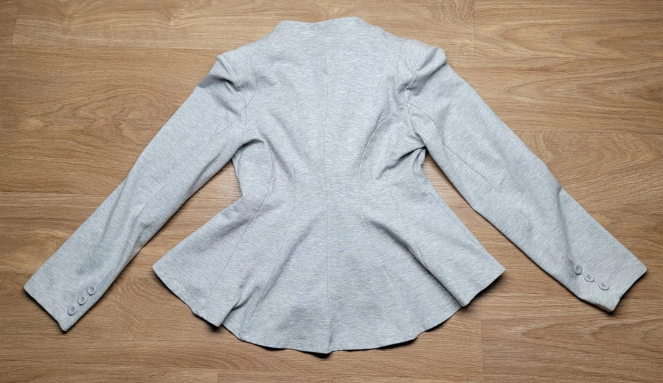 Conjunto de blazer e saia combinando Hybrid & Company cor cinza urze tamanho médio novo com etiquetas - Imagem 3 de 4