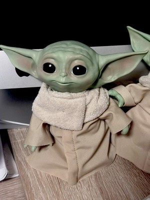 Mattel Star Wars: The Mandalorian - Das Kind Yoda 28cm