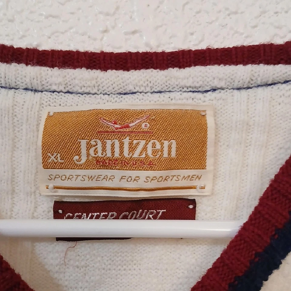 Hacer Oferta Suéter Jantzen Cuello en V Blanco y Rojo Diseño Clásico Foto 3 de 4
