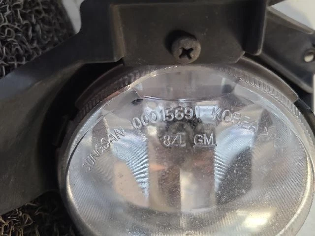 Chevrolet Orlando LTZ 2015 luz antiniebla izquierda Foto 2 de 4