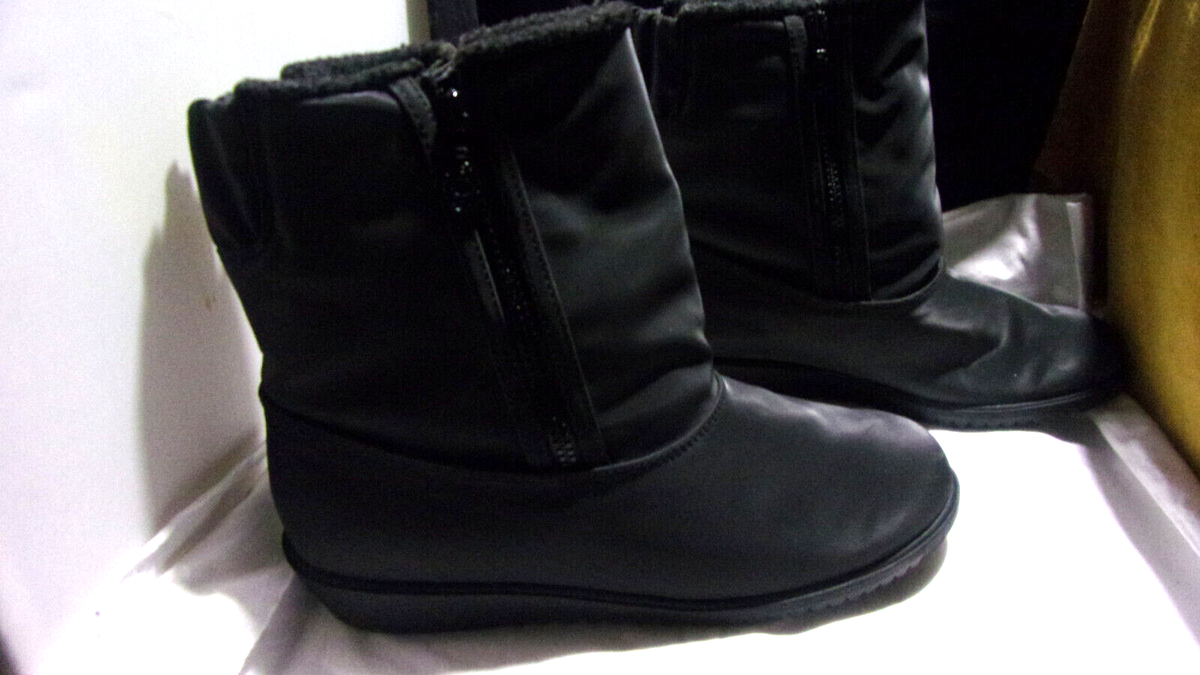 Softspots~ Snow Bird 185601 Women's Black Double Side Zip Winter