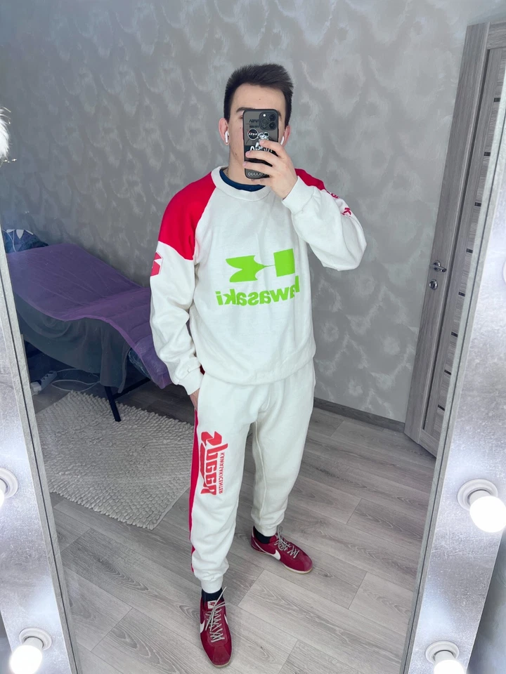 Sudadera y pantalones vintage Kawasaki Track Suit Speed Kawasakicenter talla mediana Foto 2 de 4